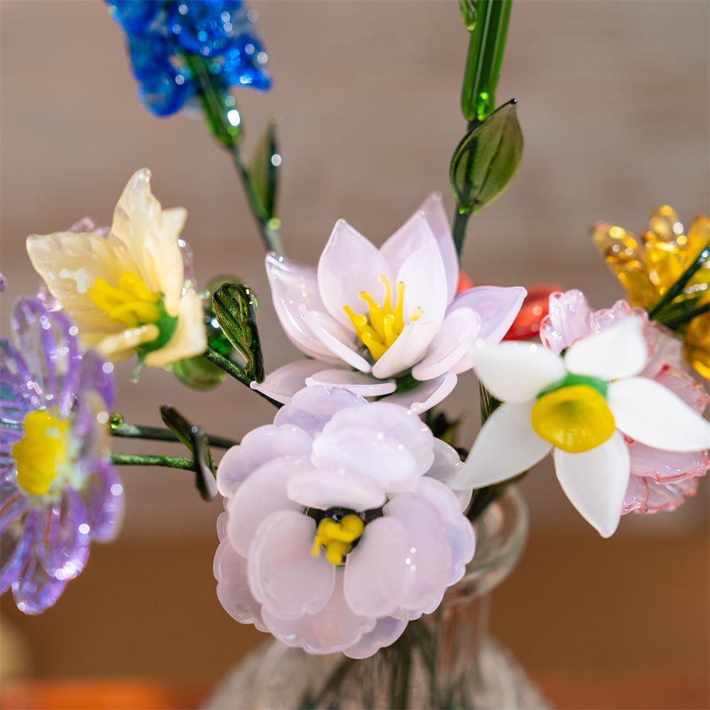 Personalized Granny's Garden Birth Flower Vase With Name – Heartfelt Gift for Mother's Day & Retirement