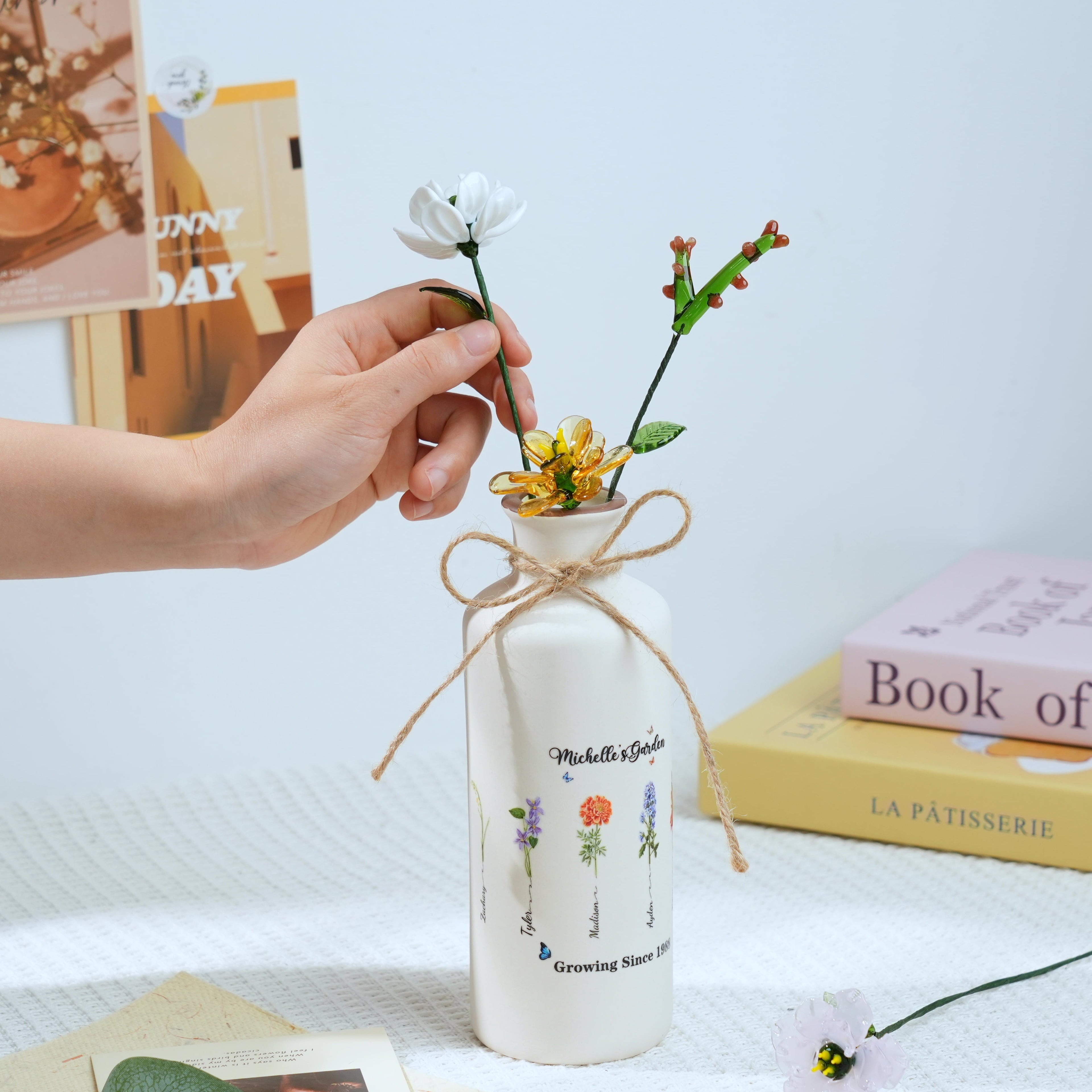 Personalized Teacher's Garden Birth Flower Vase With Name – Heartfelt Gift for Teacher's Day & Graduation