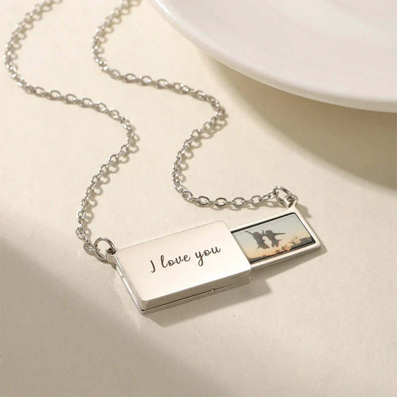 Custom Heart Photo Locket Necklace – Personalized Gold Engraved Locket with Picture | Mother’s Day Gift for Mom