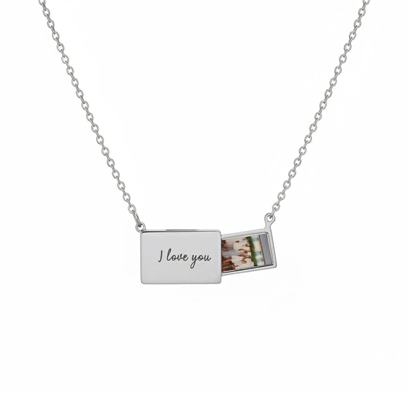 Custom Heart Photo Locket Necklace – Personalized Gold Engraved Locket with Picture | Mother’s Day Gift for Mom