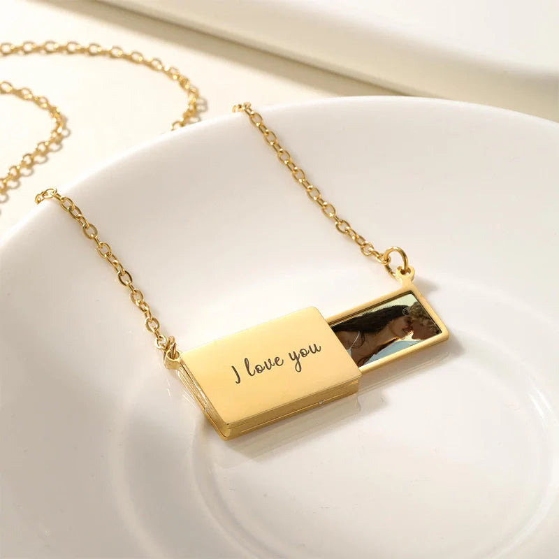 Custom Heart Photo Locket Necklace – Personalized Gold Engraved Locket with Picture | Mother’s Day Gift for Mom