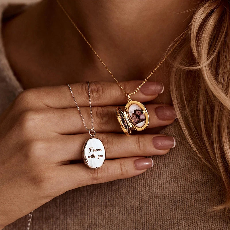 Personalized Gold Photo Locket Necklace – Custom Engraved Oval Picture Pendant | Memorial Gift for Mom, Anniversary Gift for Her