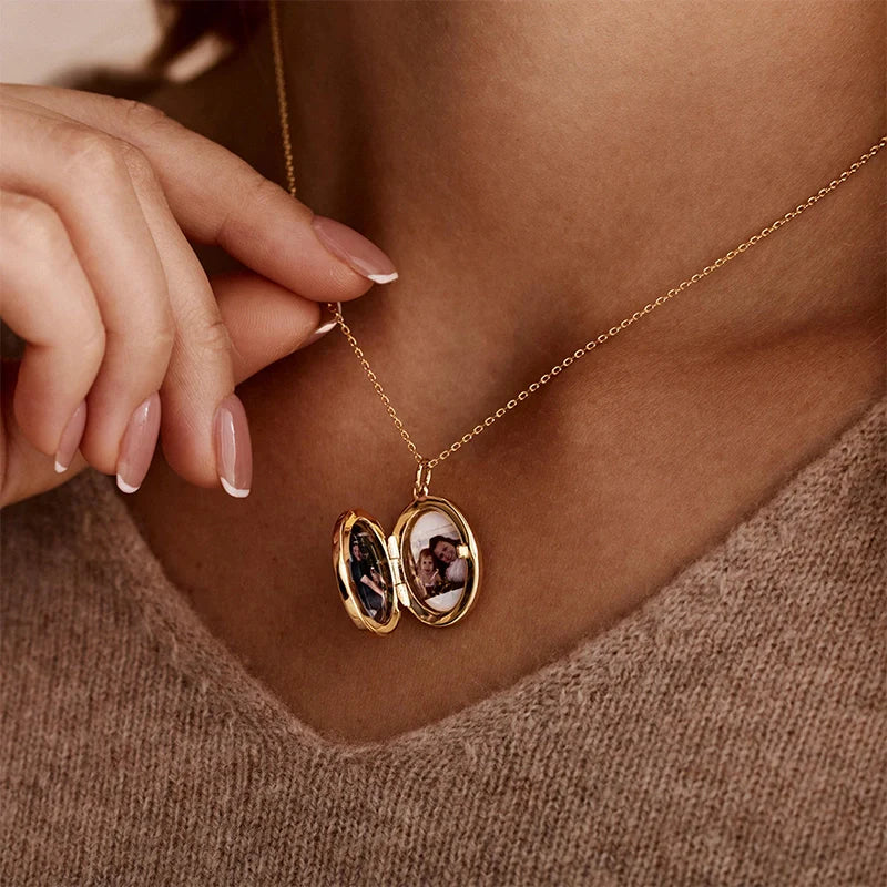 Personalized Gold Photo Locket Necklace – Custom Engraved Oval Picture Pendant | Memorial Gift for Mom, Anniversary Gift for Her