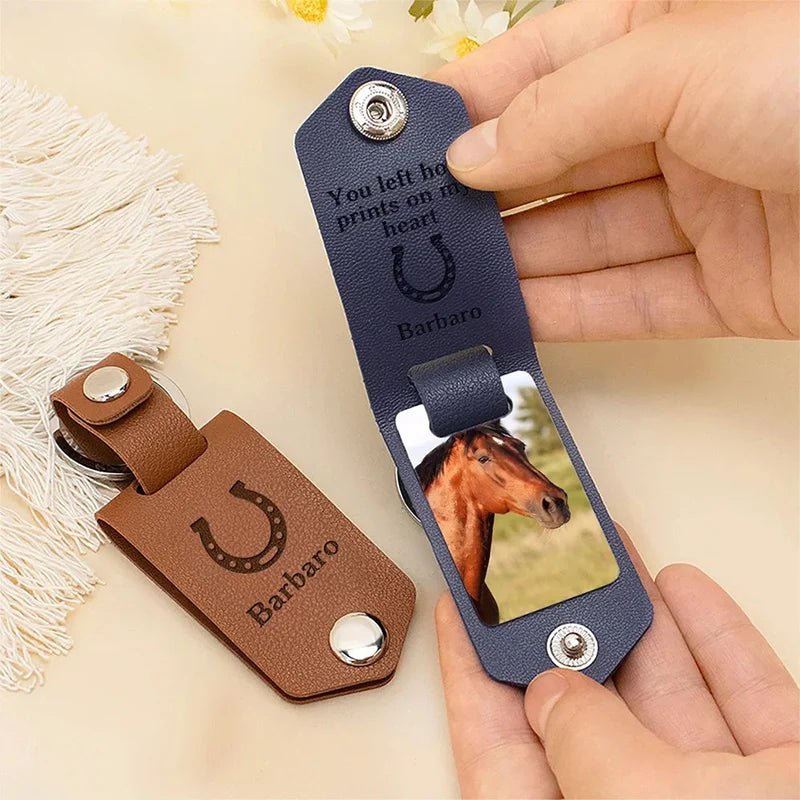Personalized Horseshoe Horse Photo Keychain – Custom PU Leather Memorial Gift for Horse Lovers