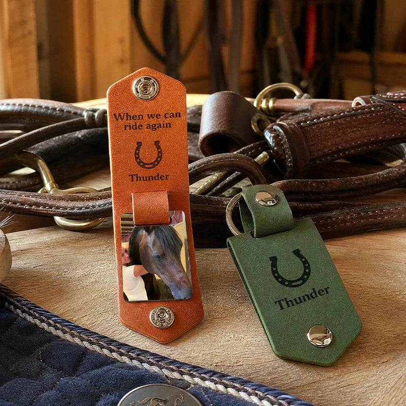 Personalized Horseshoe Horse Photo Keychain – Custom PU Leather Memorial Gift for Horse Lovers