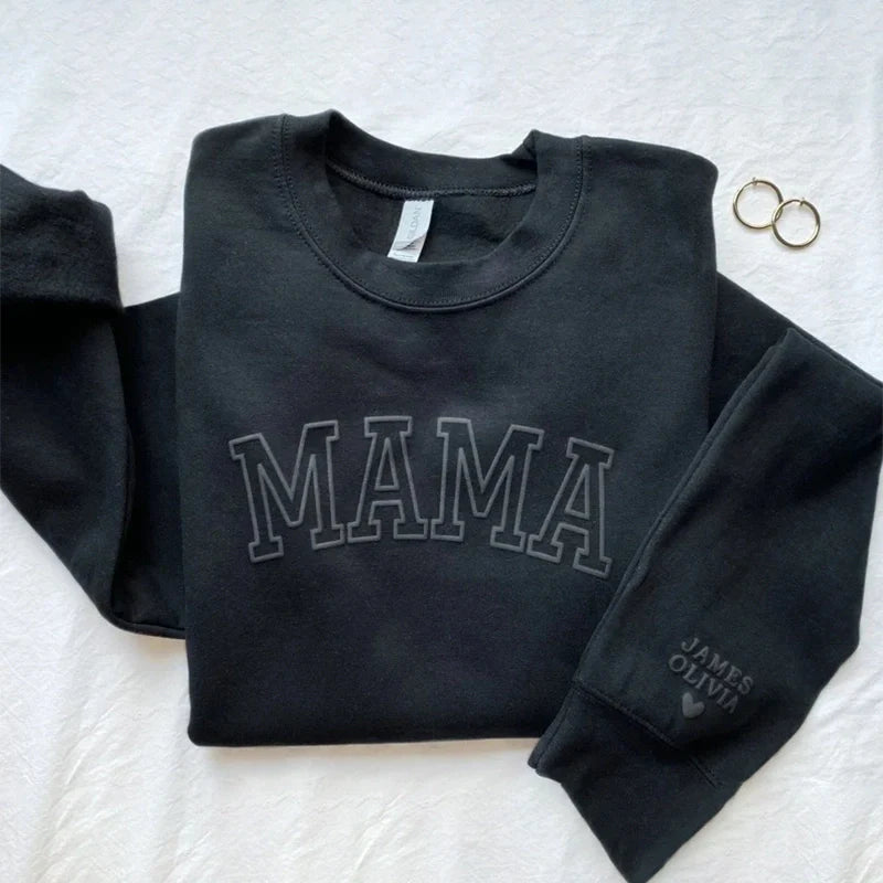 Personalized Mama Sweatshirt with Kids Names on Sleeve – Custom Mother’s Day Gift for Mom, Minimalist Mom Crewneck