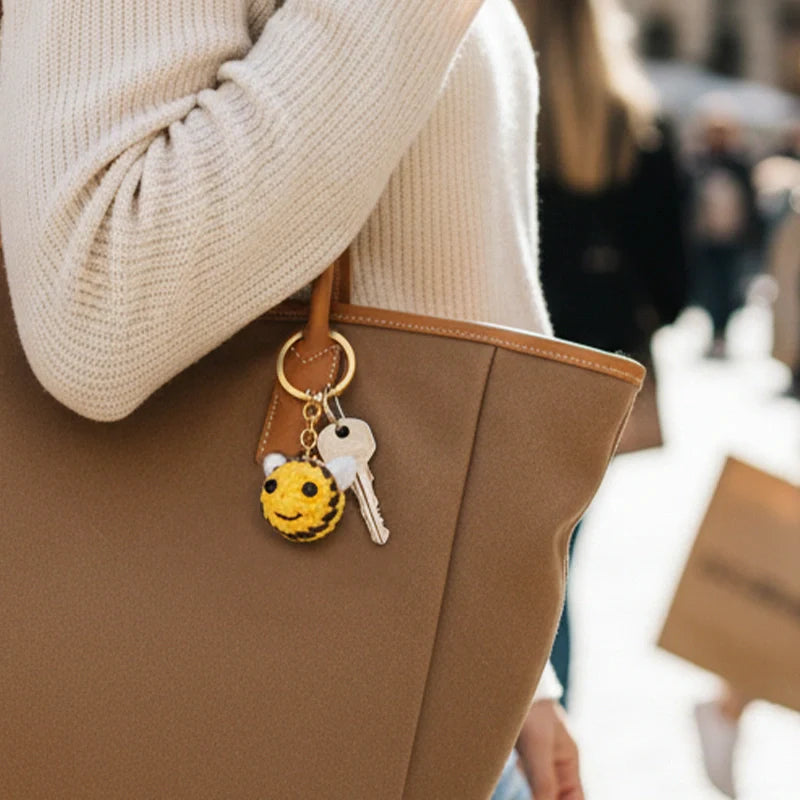 Thank You for Bee-ing the Best Mum Gift – Handmade Crochet Bee Keyring Card, Mother’s Day Gift for Mom