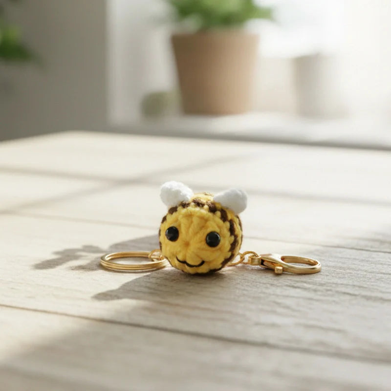 Thank You for Bee-ing the Best Mum Gift – Handmade Crochet Bee Keyring Card, Mother’s Day Gift for Mom